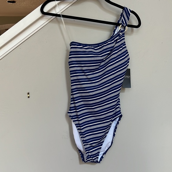 LAUREN RALPH LAUREN STRIPED ONE SHOULDER
ONE PIECE SWIMWEAR. - Picture 7 of 16